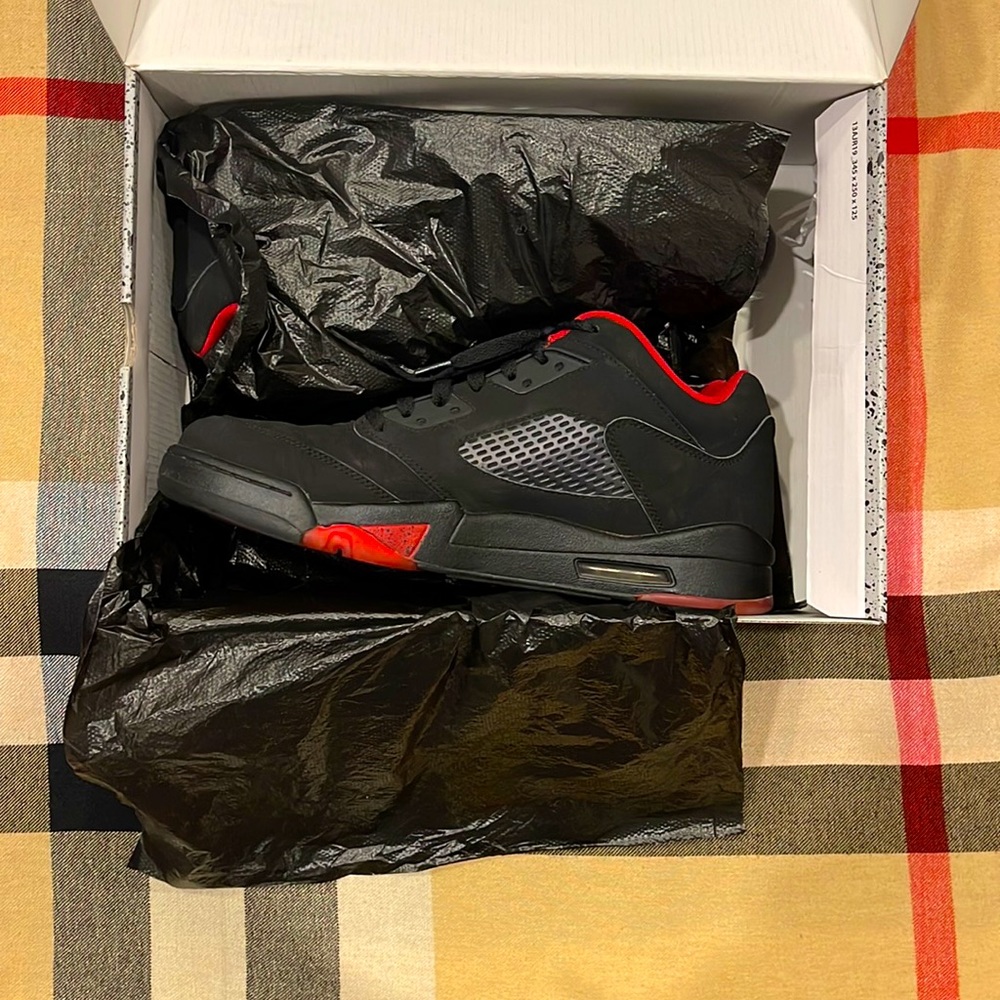 Mens air Jordan’s size 11.5 Air Jordan 5 retro low.